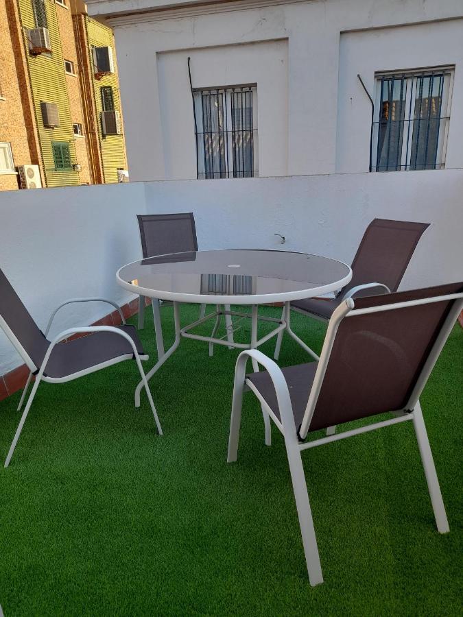 Сasa de vacaciones Casa Independiente En Nervion Junto A Parada Del Metro Sevilla