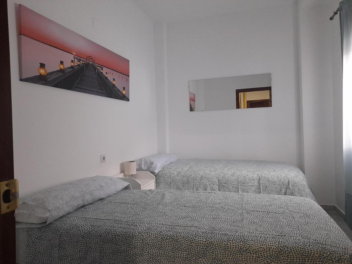 Casa Independiente En Nervion Junto A Parada Del Metro Sevilla
